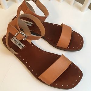 Steve Madden Torri Cognac Flat Leather Sandals